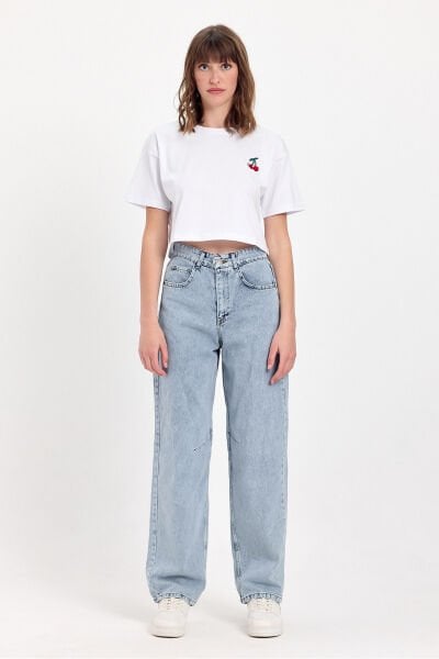 %100 Pamuk Kiraz Nakışlı Crop Bisiklet Yaka Örme T-Shirt