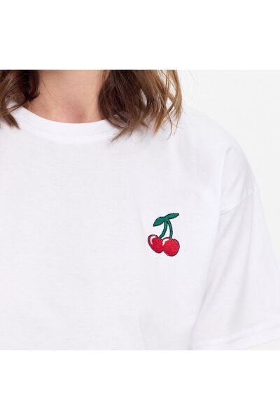 Kiraz Nakışlı Bisiklet Yaka Crop Tshirt